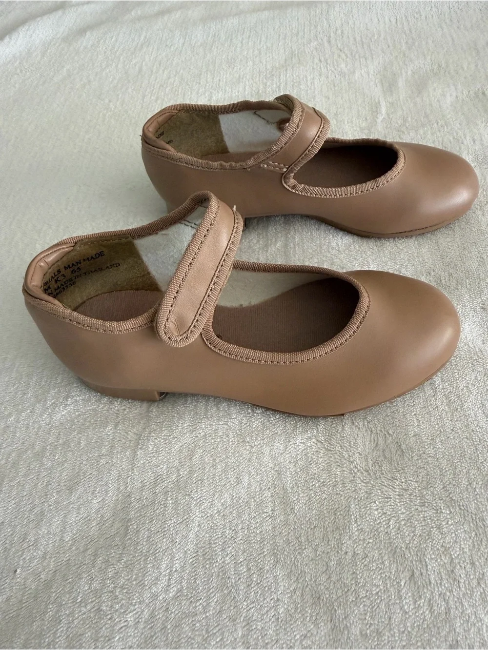 Classic Girls Mary Jane Dress Shoes in Light Brown with Hook-and-Loop Strap